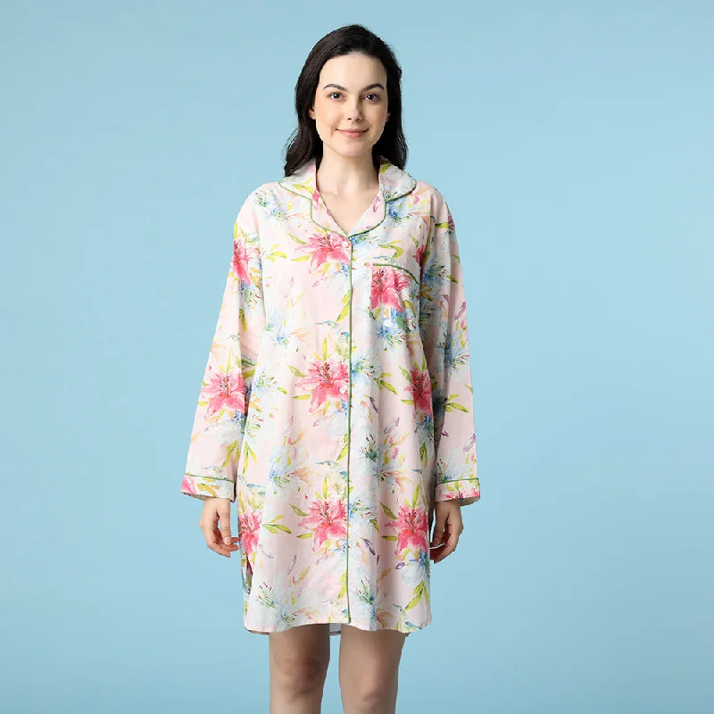 women's pajamas designed for those who believe in sweet dreams and cozy nights.Robin Pink Nightshirt