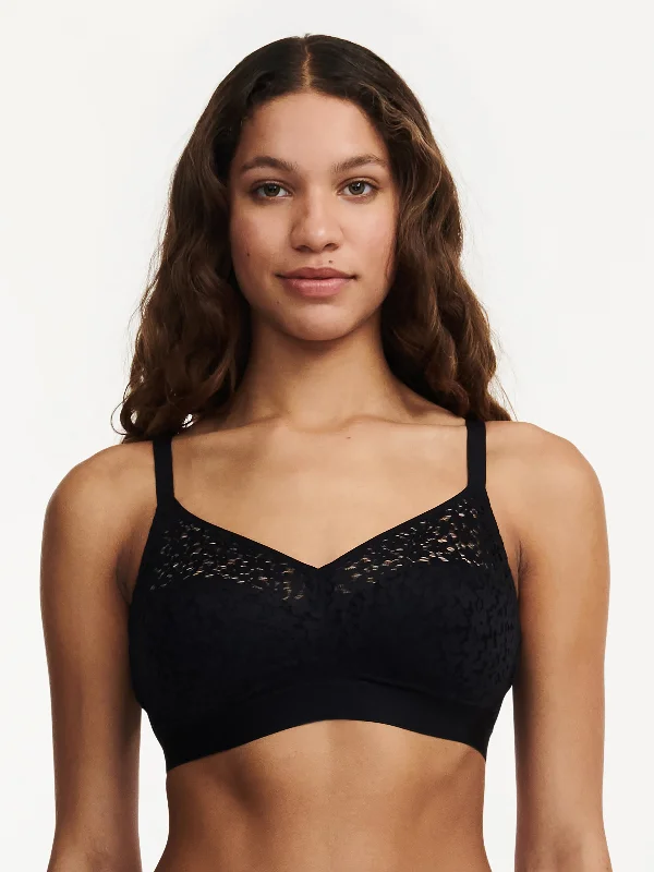 plus-size underwire bra with wide strapsNorah Comfort Supportive Wirefree Bra - Black