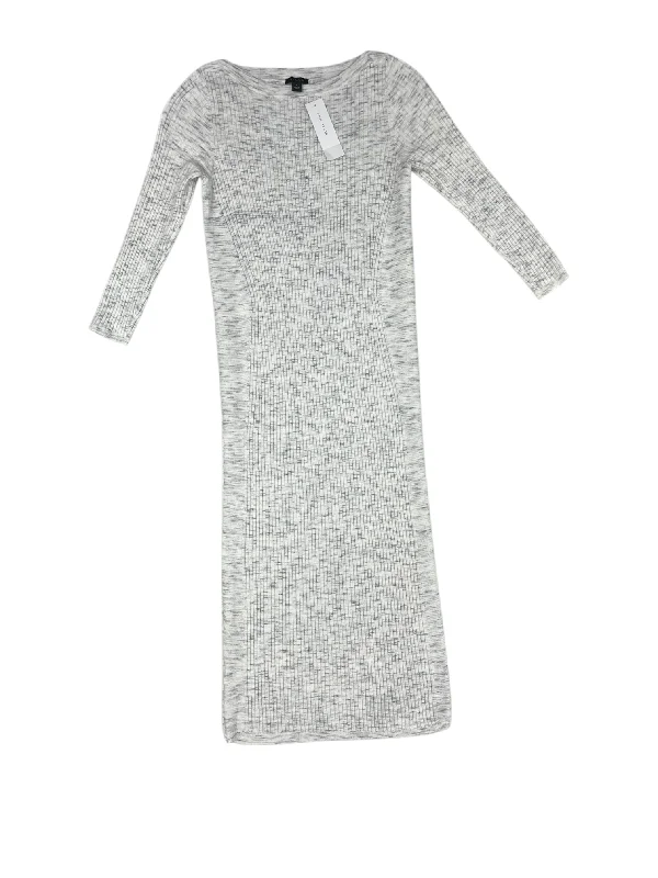 Women's Shirt Collar DressesDress Casual Maxi By Ann Taylor In Grey & White, Size: S