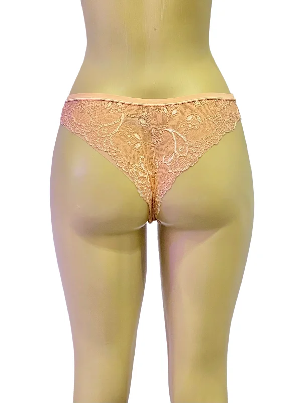 lightweight mesh panties with a floral lace overlay for a feminine lookRed Carpet Ready Tanga- Rose